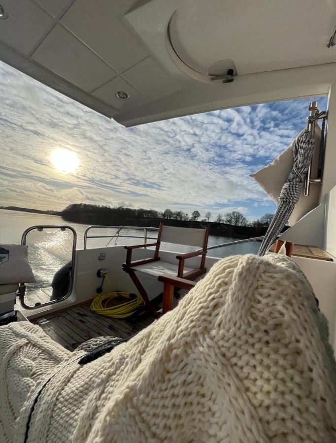 Yacht Queen B Houseboat Sopot