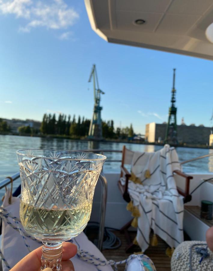 Båthotell Yacht Queen B Houseboat Sopot