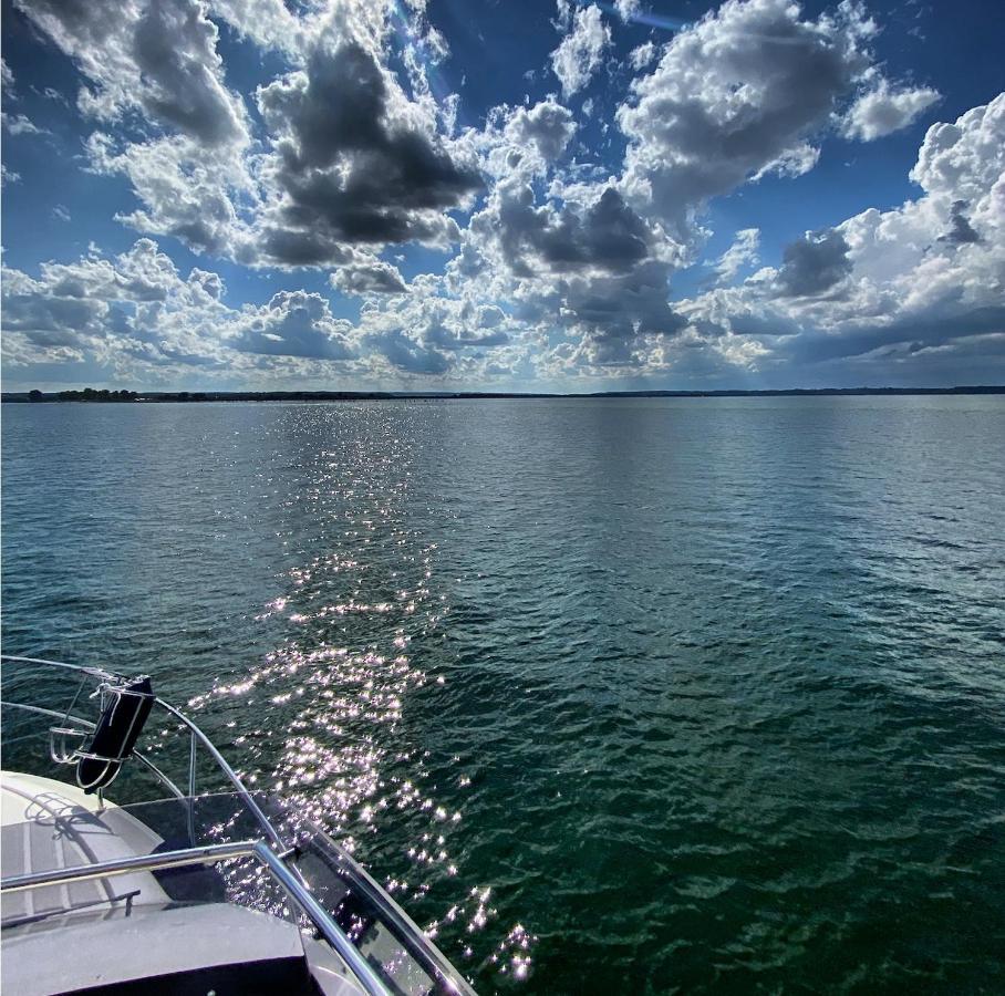 Yacht Queen B Houseboat Sopot