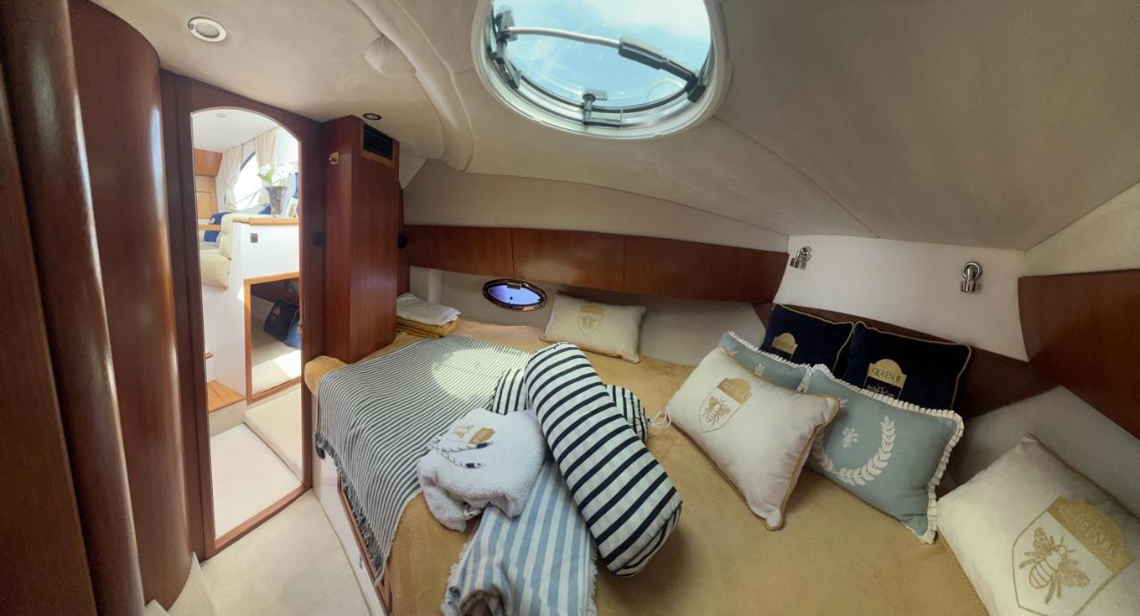 Yacht Queen B Houseboat * Sopot