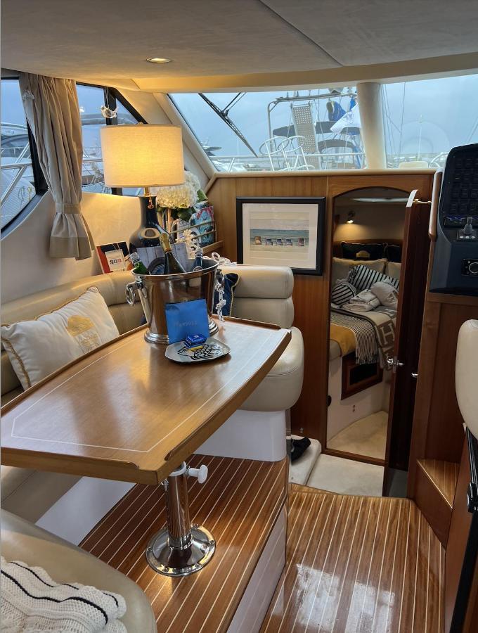 Yacht Queen B Houseboat * Sopot